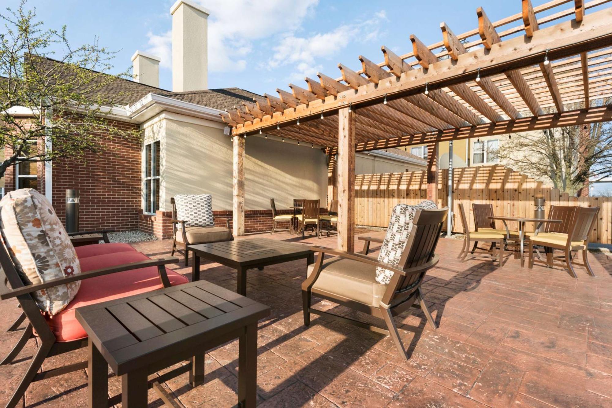 Homewood Suites By Hilton Columbus-Hilliard Exterior photo