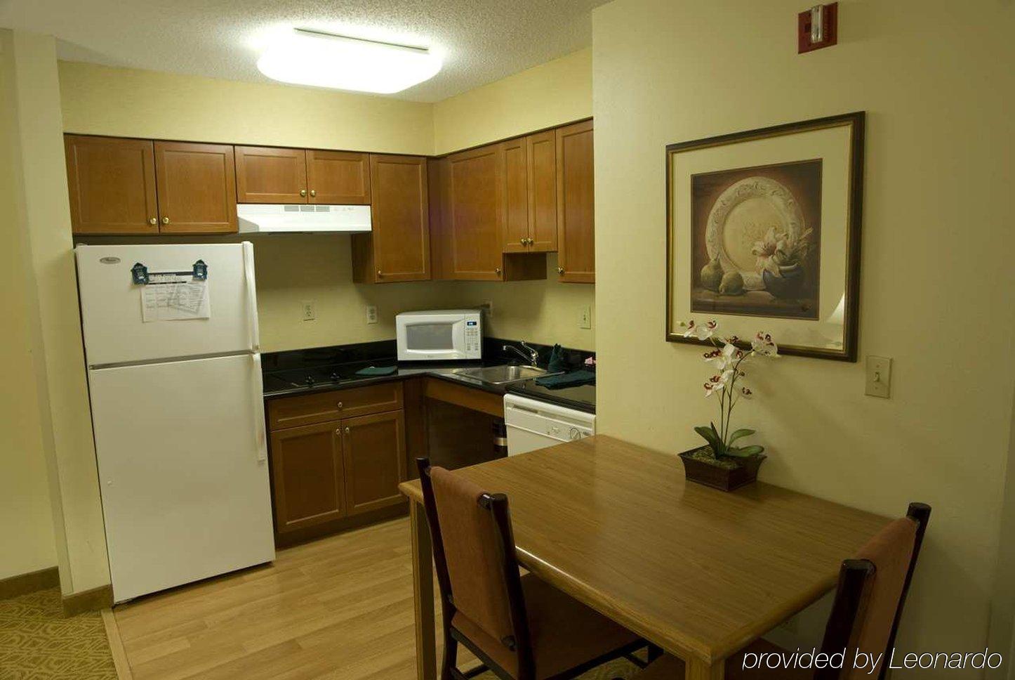Homewood Suites By Hilton Columbus-Hilliard Room photo