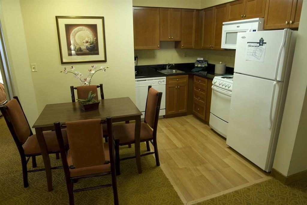 Homewood Suites By Hilton Columbus-Hilliard Room photo